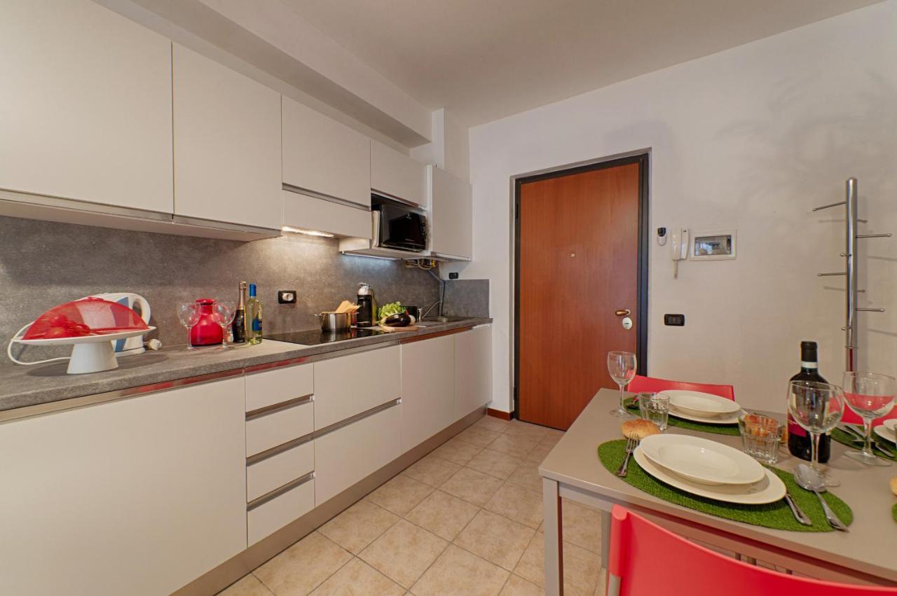 Modern Lakefront 2-Bedroom Apartment Acquaseria المظهر الخارجي الصورة
