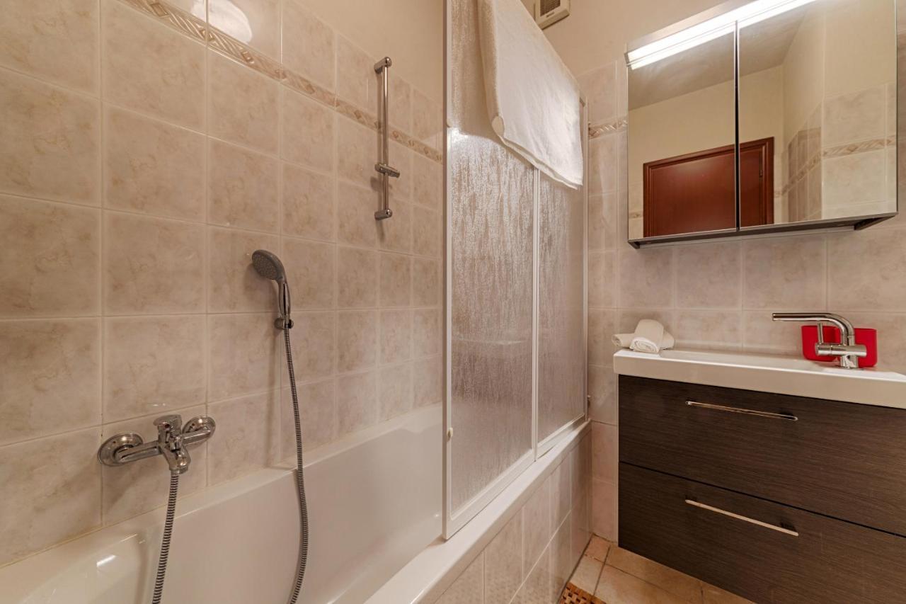 Modern Lakefront 2-Bedroom Apartment Acquaseria المظهر الخارجي الصورة